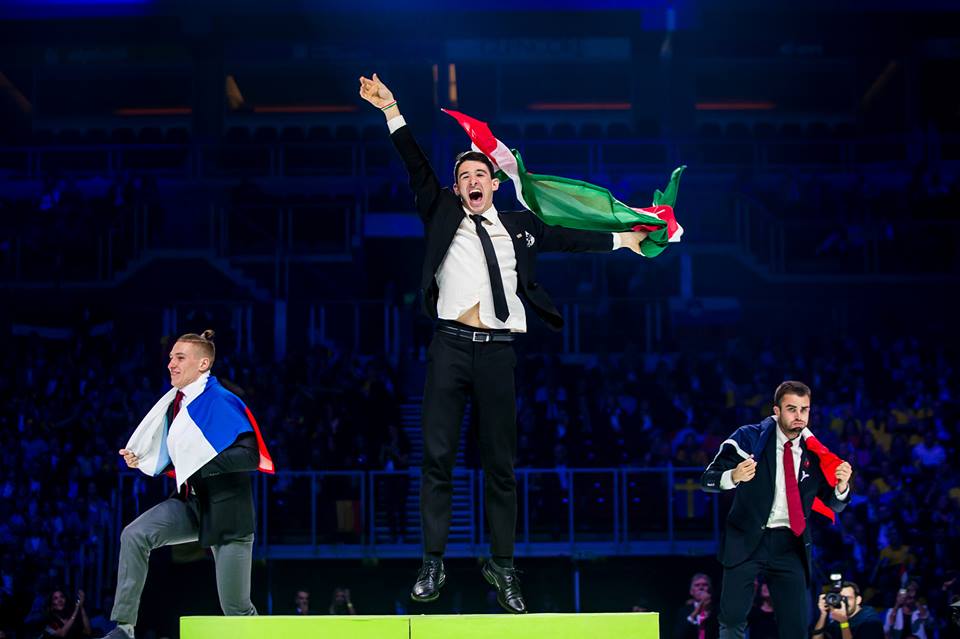 Ünneplés magyar zászlóval a EuroSkills eredményhirdetésén